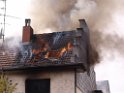 Feuer 3 Reihenhaus komplett ausgebrannt Koeln Poll Auf der Bitzen P070